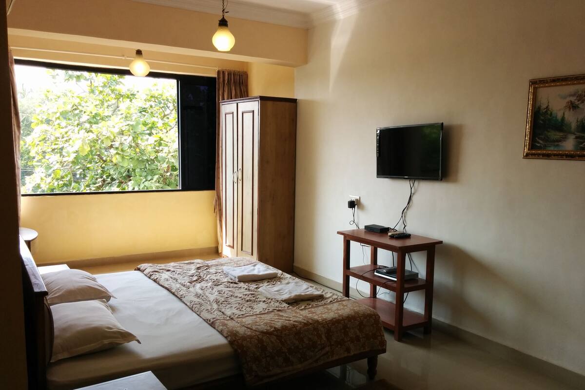 Comfort-Doppelzimmer, 1 Schlafzimmer | Hochwertige Bettwaren, Minibar, Schreibtisch, Verdunkelungsvorhänge