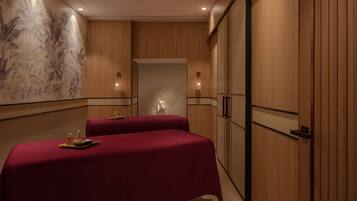 Couples treatment room(s), sauna, steam room, body treatments