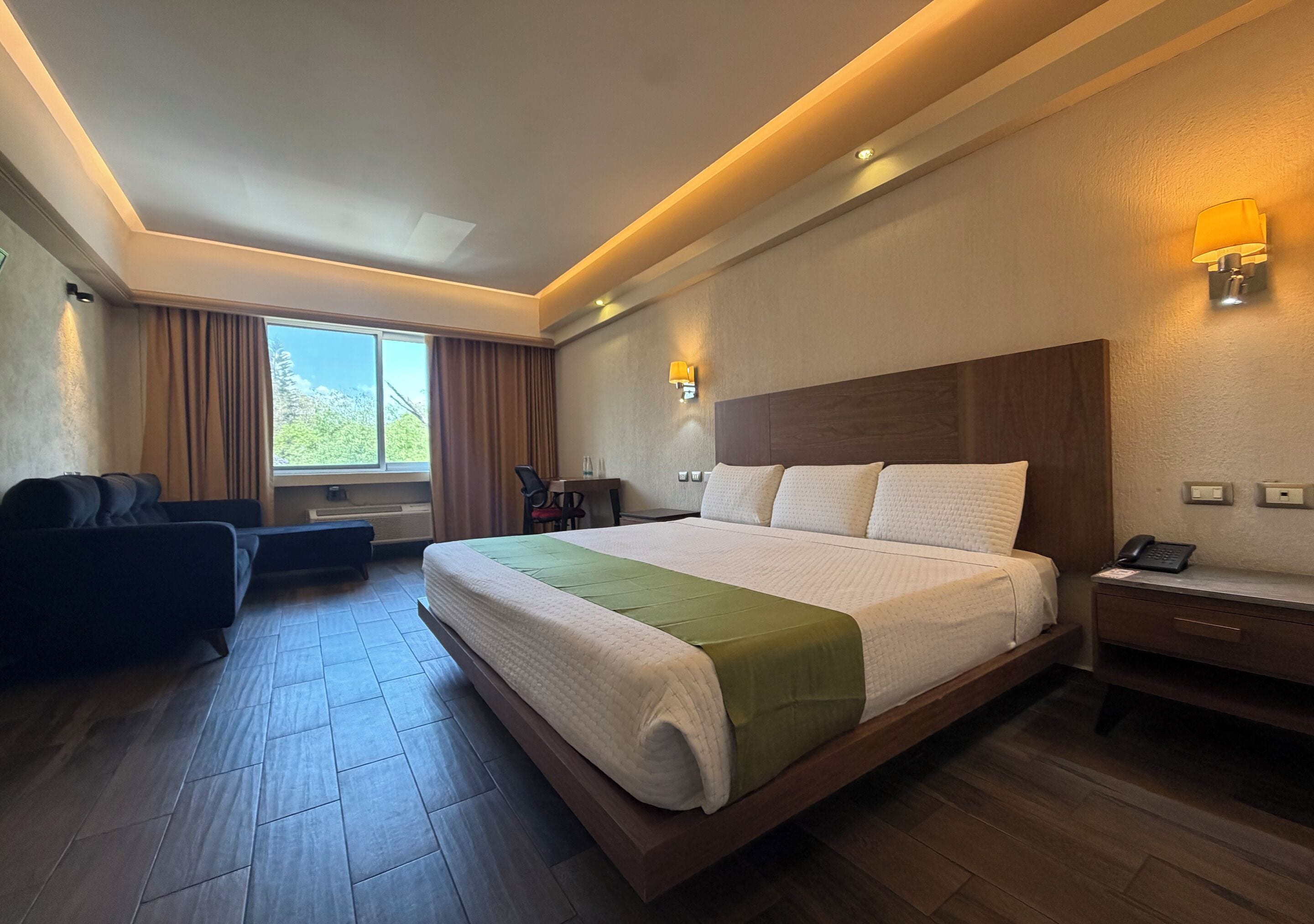 Premium bedding, minibar, in-room safe, free WiFi