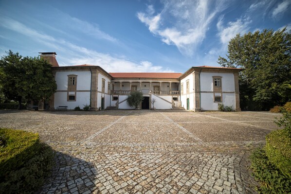 Fachada da propriedade
