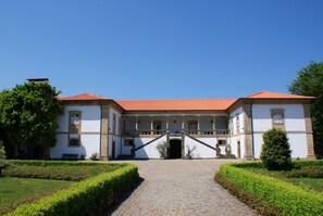 Fachada da propriedade