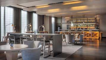 Serves lunch and dinner