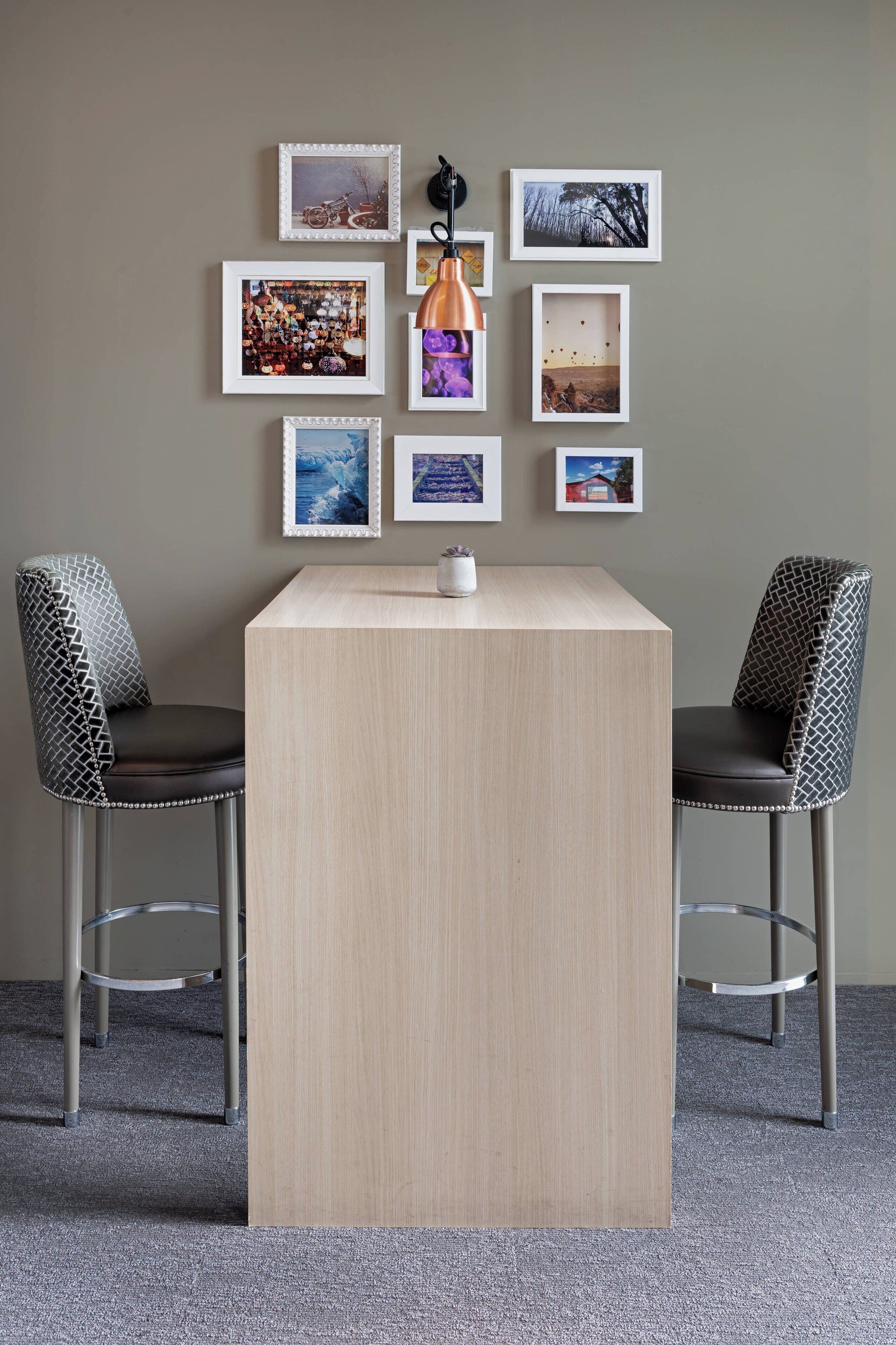 serves lunch and dinner