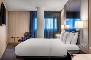 Minibar, coffres-forts dans les chambres, bureau, lits bébé (gratuits)