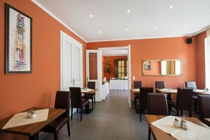 Daily buffet breakfast for a fee - Hahn Hotel Vienna City (Vienna)