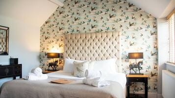 Double or Twin Room | In-room safe, desk, soundproofing, iron/ironing board