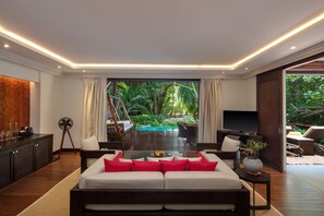 Meedhupparu Residence with Pool | Coin séjour | Télévision LCD, table de tennis de table, jouets