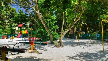 Children’s play area – outdoor