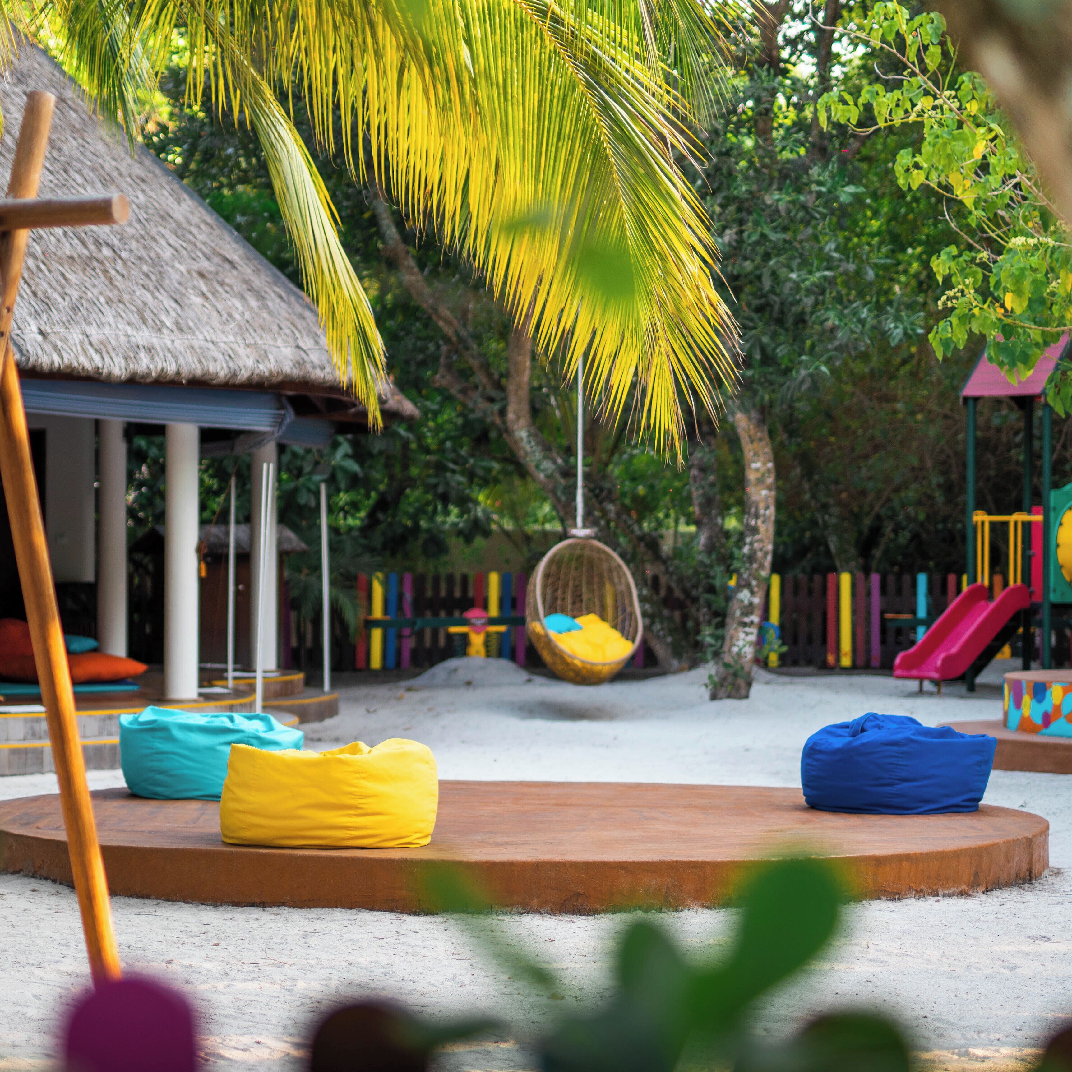 儿童活动区 - 室外