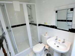 Bathroom - The Driftwood Spars (St. Agnes)