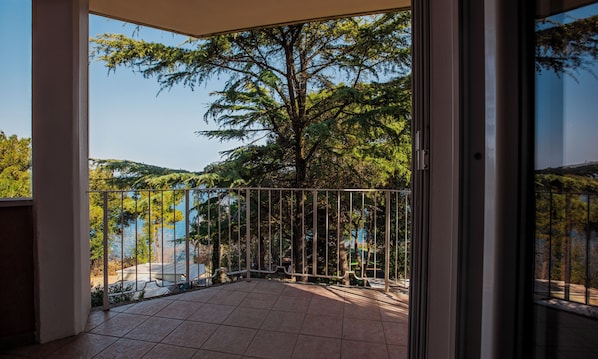 Standard Double or Twin Room, Balcony | Desk, blackout curtains, free WiFi, bed sheets