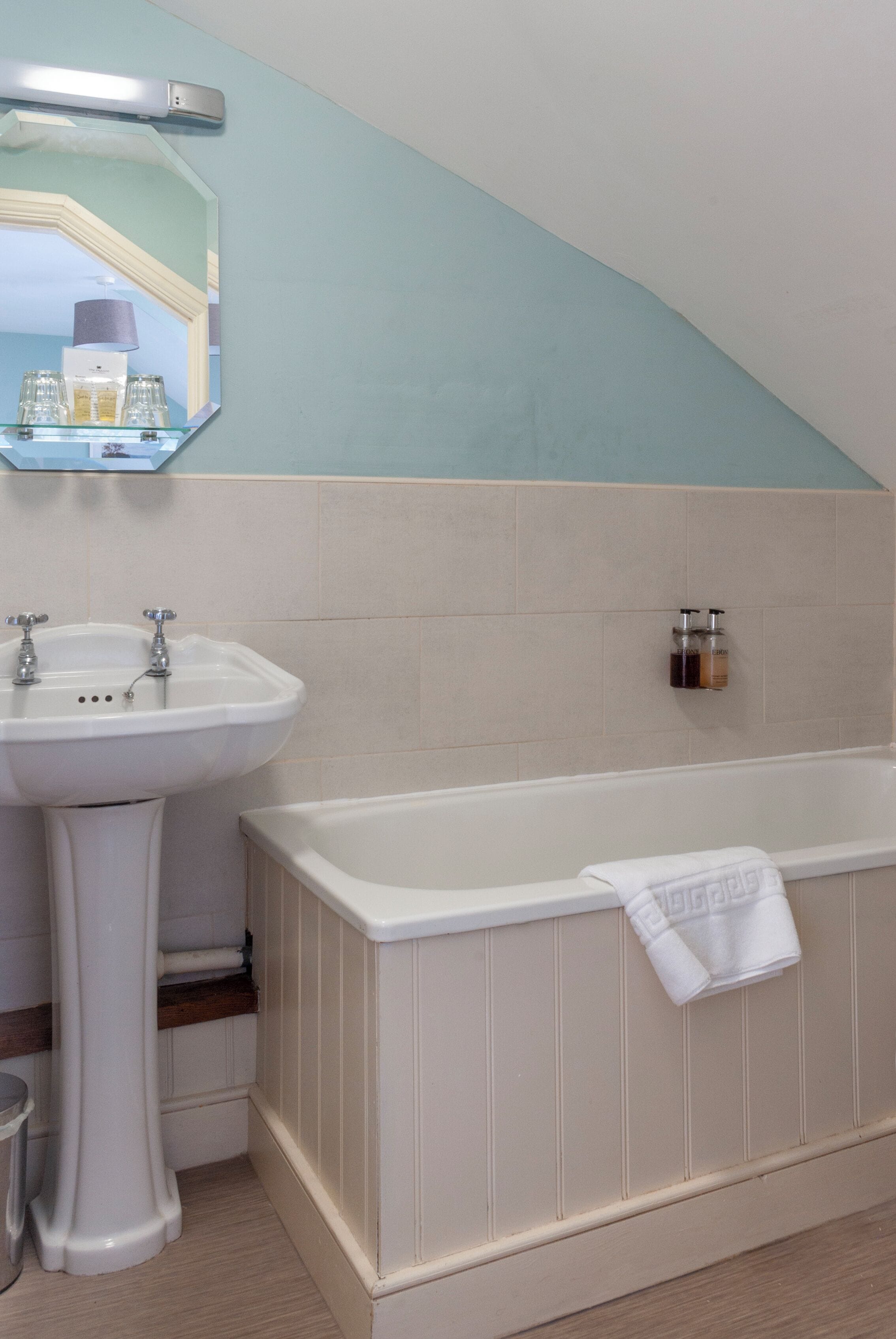 double room, 1 double bed | desk, travel cot, free wifi, bed sheets