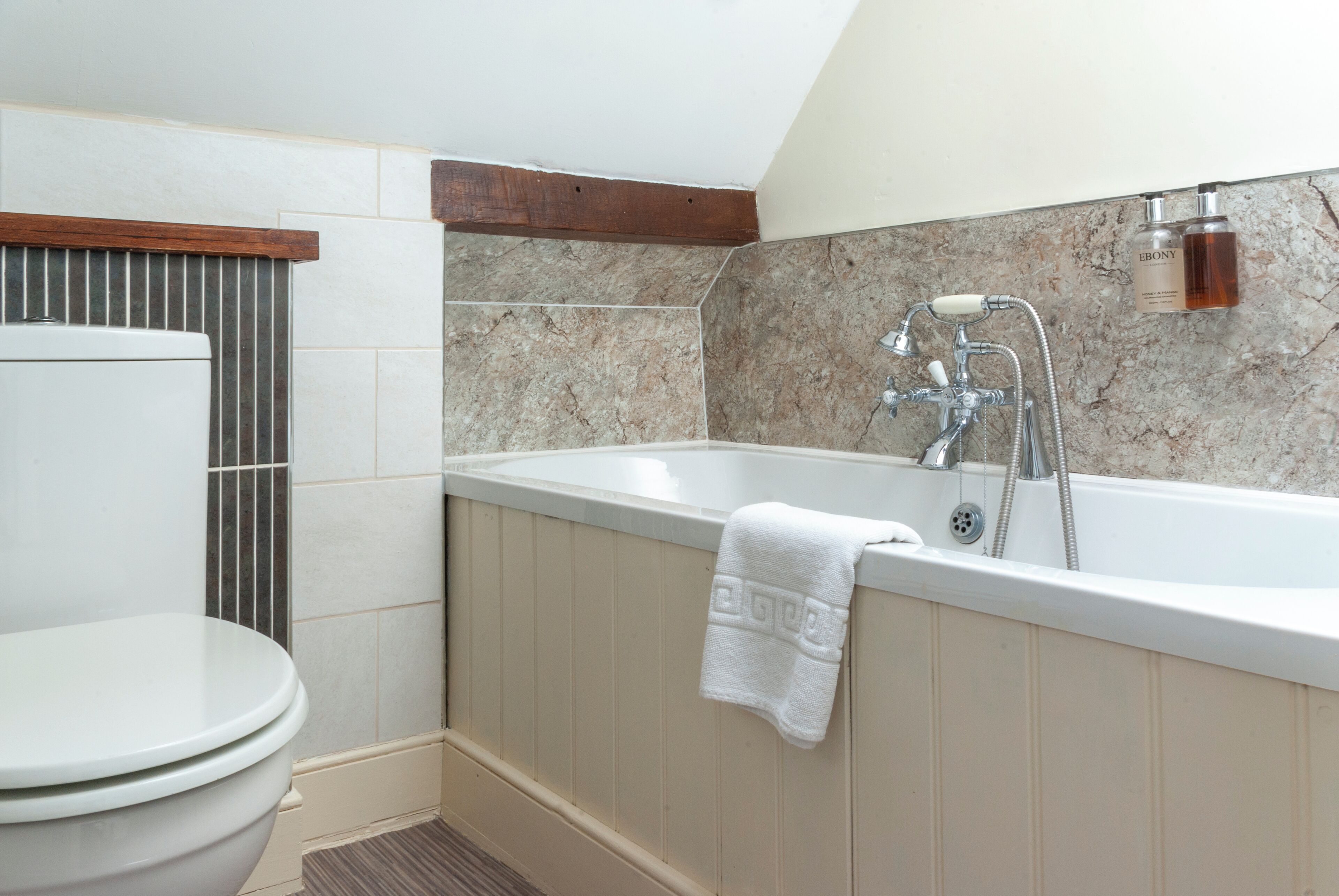 single room | bathroom | combined shower/bathtub, hair dryer, towels