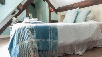 Enkelrum | Skrivbord, resesäng, gratis wi-fi och sängkläder