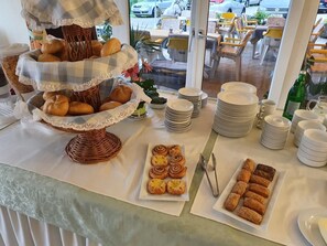 Desayuno todos los días (con cargo)