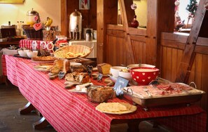 Daily buffet breakfast for a fee
