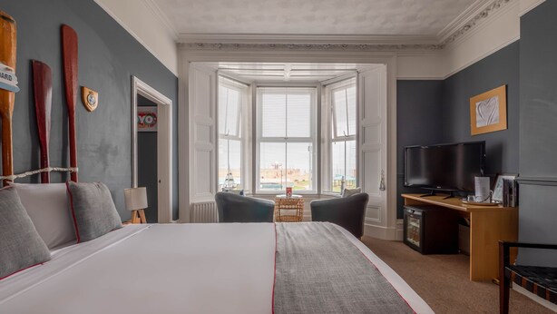 Habitación doble Deluxe | Minibar, escritorio, tabla de planchar con plancha y wifi gratis