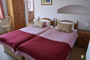Habitación con 1 cama matrimonial o 2 individuales, baño en la habitación (B&B)