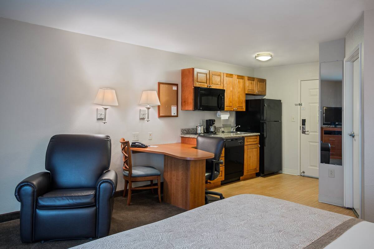 In-room safe, desk, iron/ironing board, rollaway beds