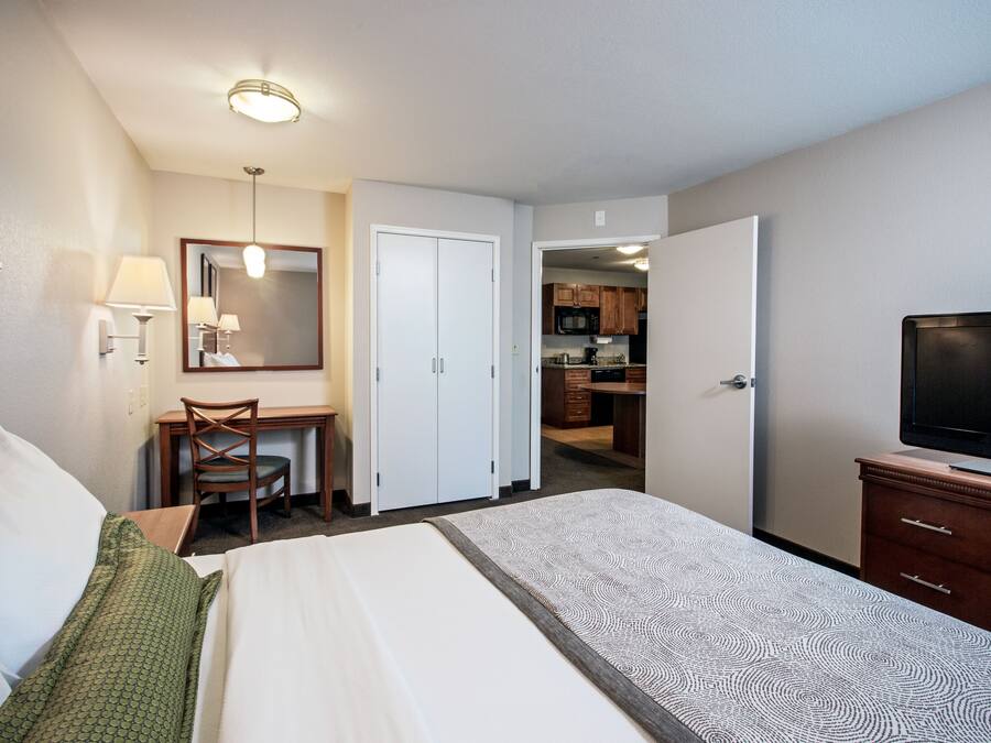 In-room safe, desk, iron/ironing board, rollaway beds