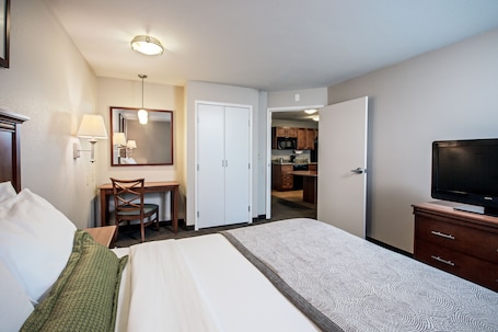 Caja de seguridad en la habitación y escritorio