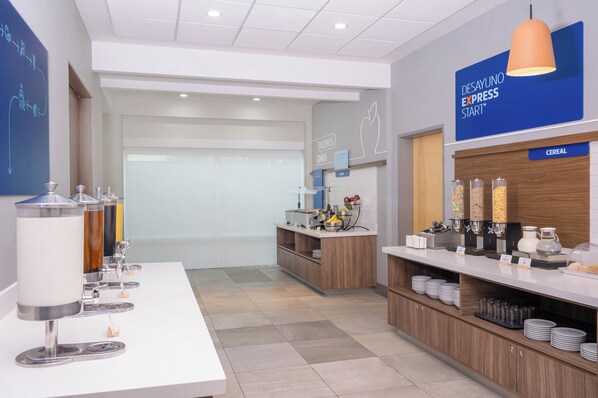 Free daily continental breakfast