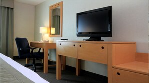 Desk, blackout curtains, iron/ironing board, free WiFi - Holiday Inn Express & Suites Monterrey Aeropuerto by IHG (Apodaca)