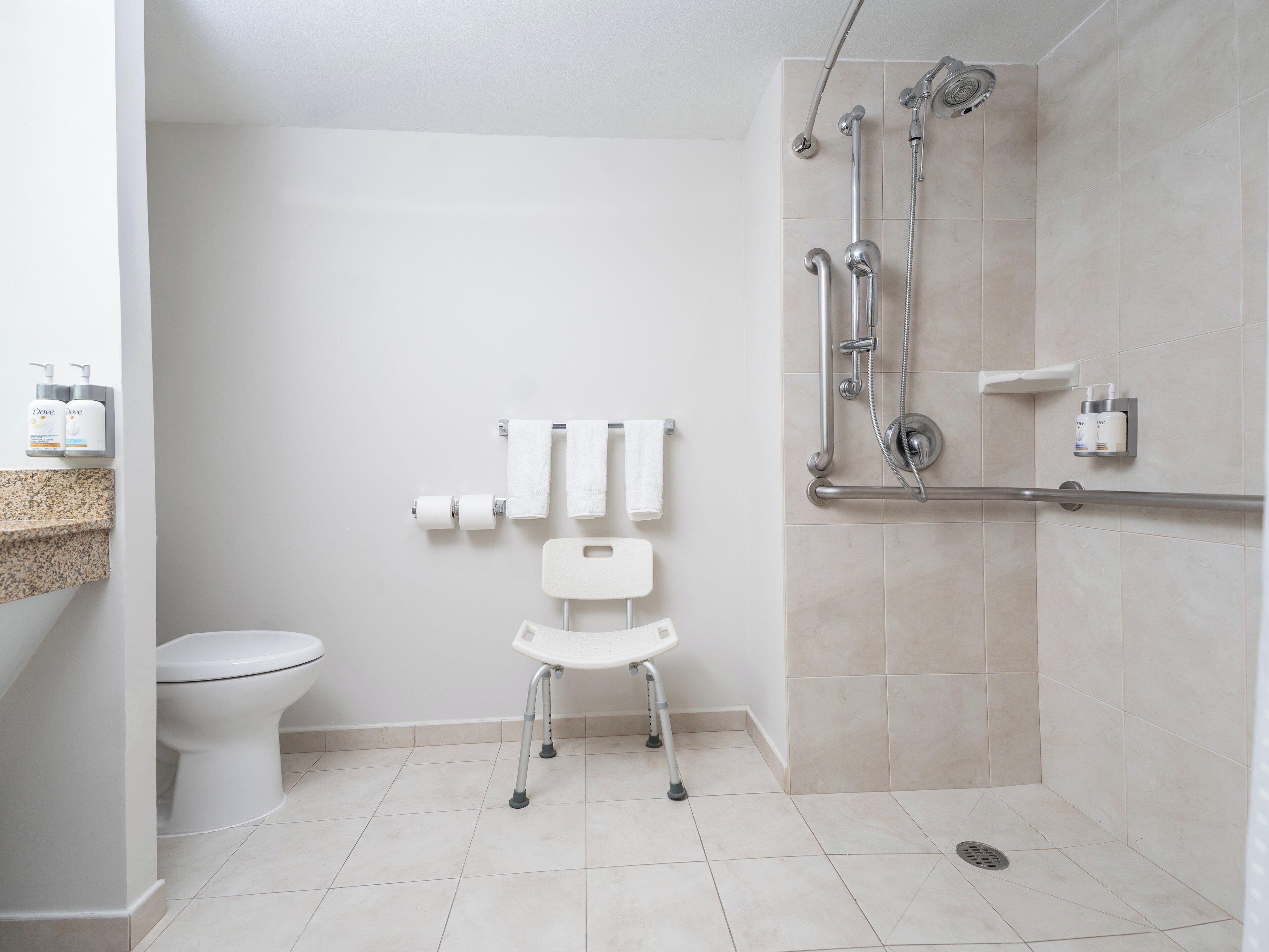 Standard Room, 1 King Bed, Accessible | Desk, blackout curtains, iron/ironing board, free WiFi