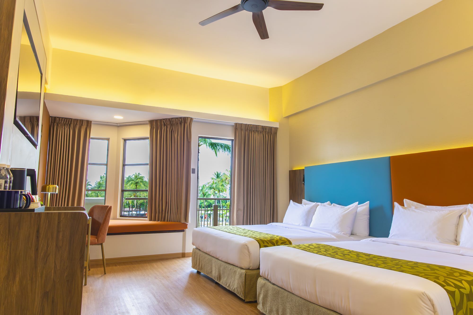 Minibar, caja de seguridad en la habitación, wifi gratis y ropa de cama 