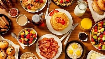 Sarapan bufet setiap hari (MYR 44 seorang)