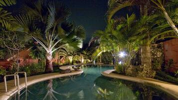 Outdoor pool, sun loungers