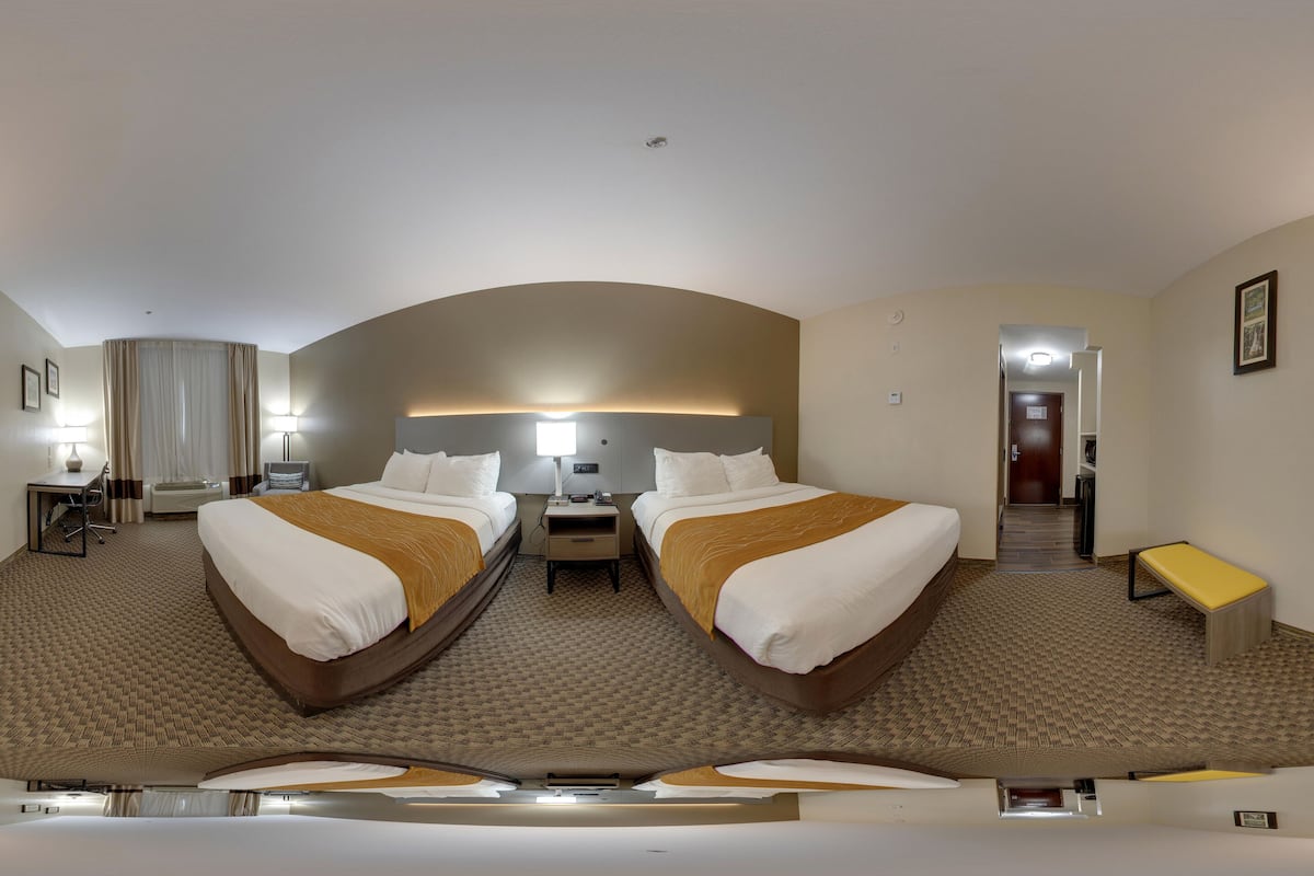 Premium bedding, pillowtop beds, in-room safe, desk