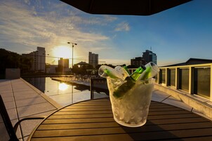 Útilaug, sólstólar