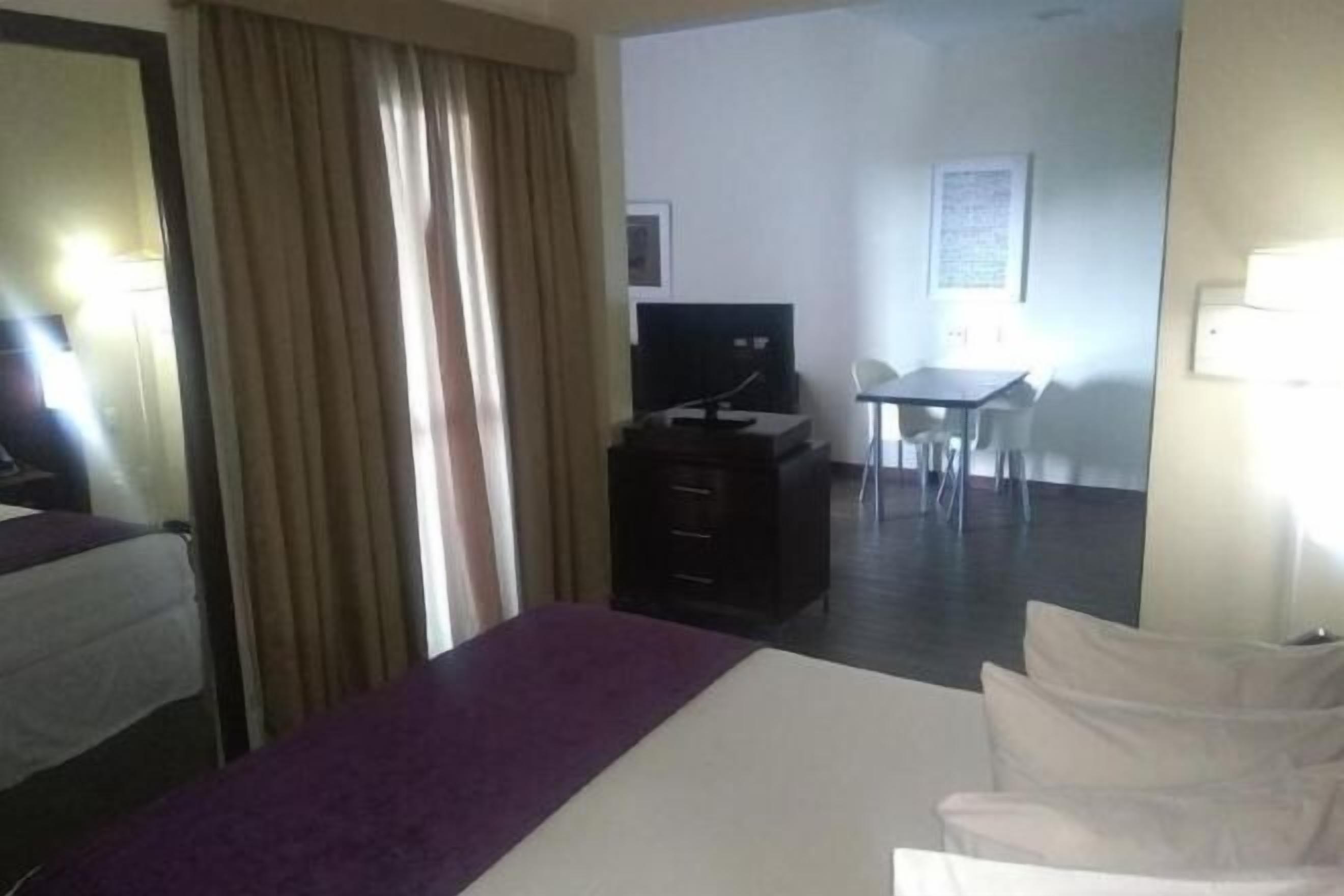 In-room safe, free WiFi, bed sheets