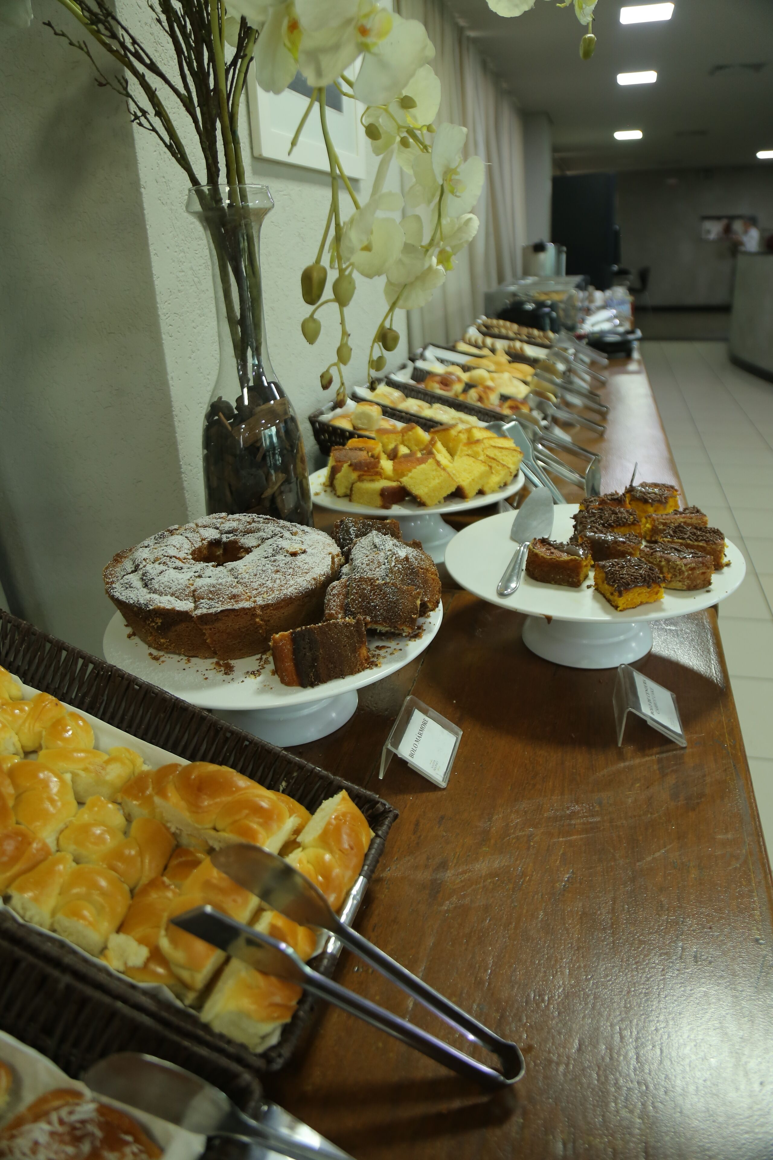 daily buffet breakfast (brl 32 per person)