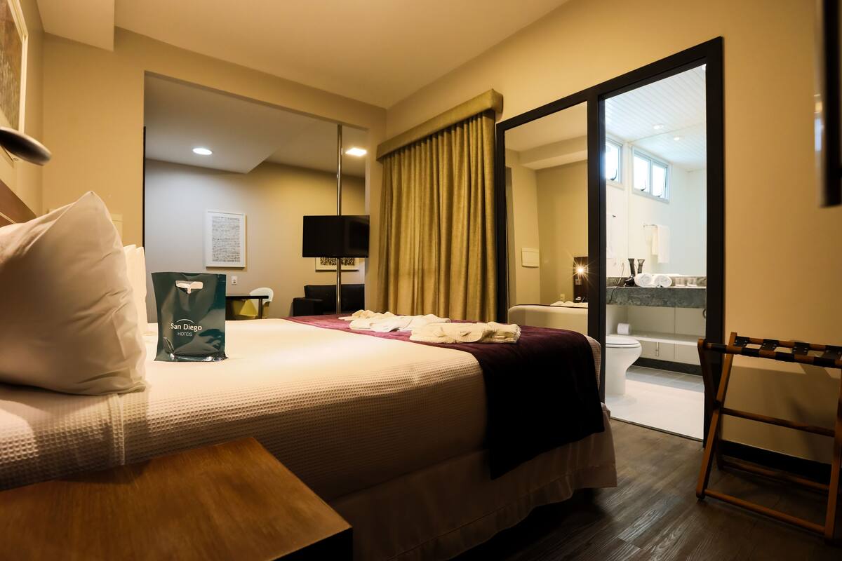 premium double room single use | in-room safe, free wifi, bed sheets