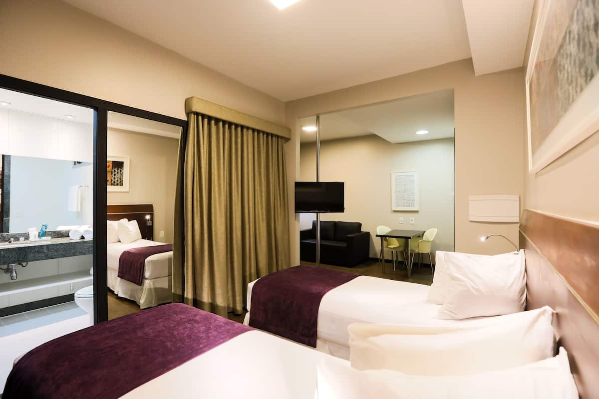 Caja de seguridad en la habitación, wifi gratis y ropa de cama