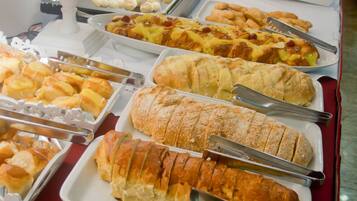 Café da manhã continental grátis todos os dias