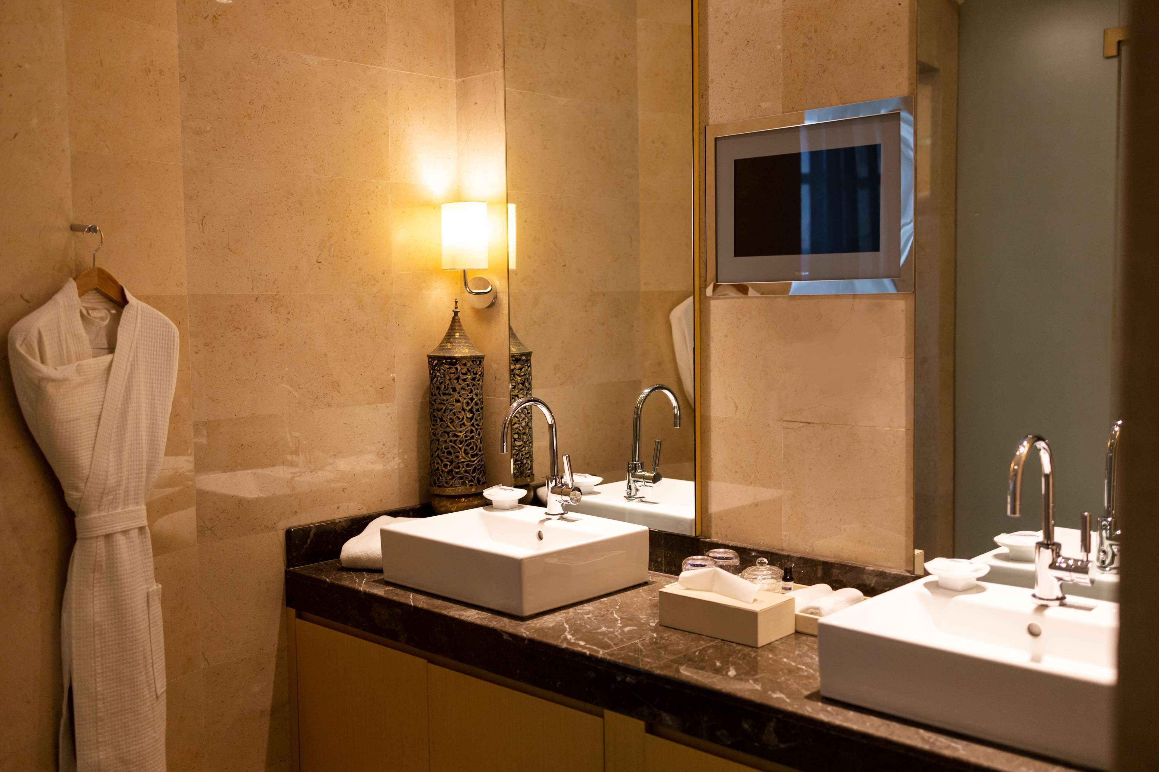 separate bathtub and shower, deep-soaking bathtub, rainfall showerhead