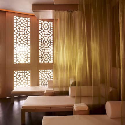 Couples treatment rooms, sauna, hot tub, steam room, hot stone massages