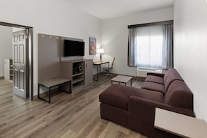 Deluxe Suite, 1 King Bed, Non Smoking - La Quinta Inn & Suites by Wyndham Kyle - Austin South (Kyle)