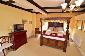 Four Poster Room