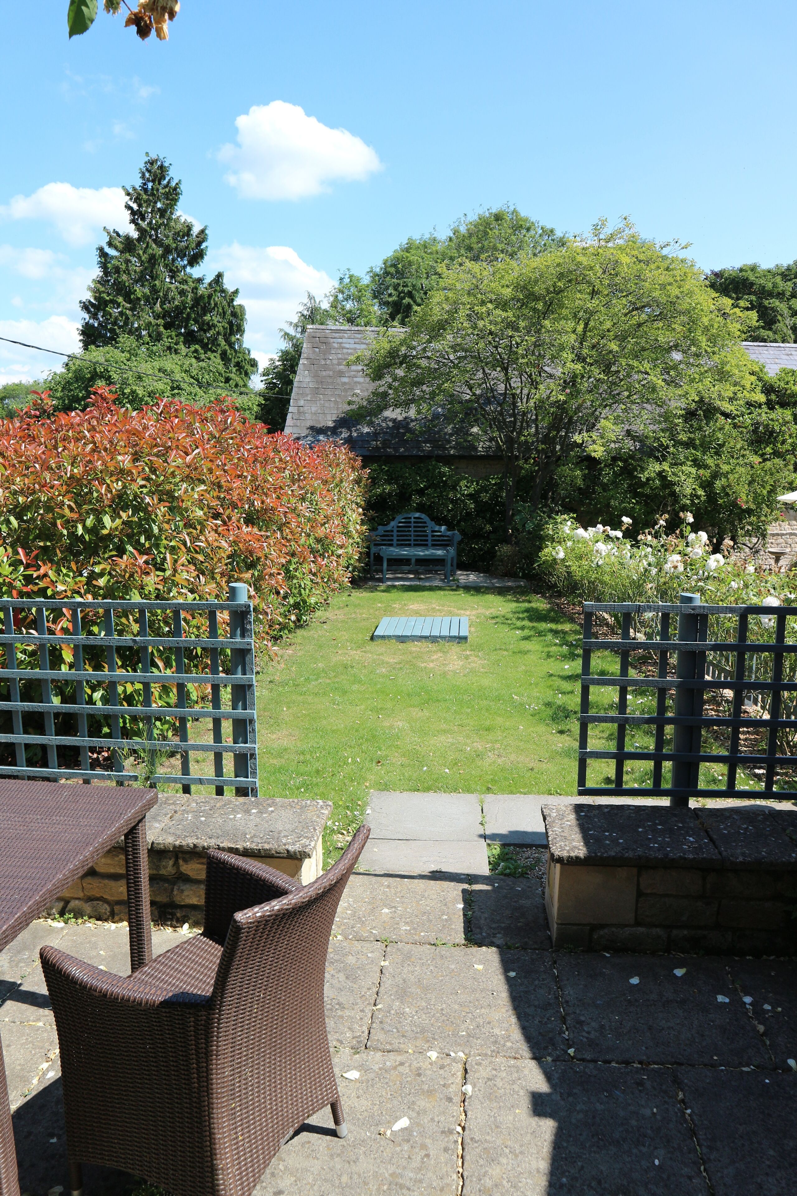 高级双人房, 1 张特大床, 露台, 花园景观 | 高档床上用品、客房内保险箱、特色装修、特色家居