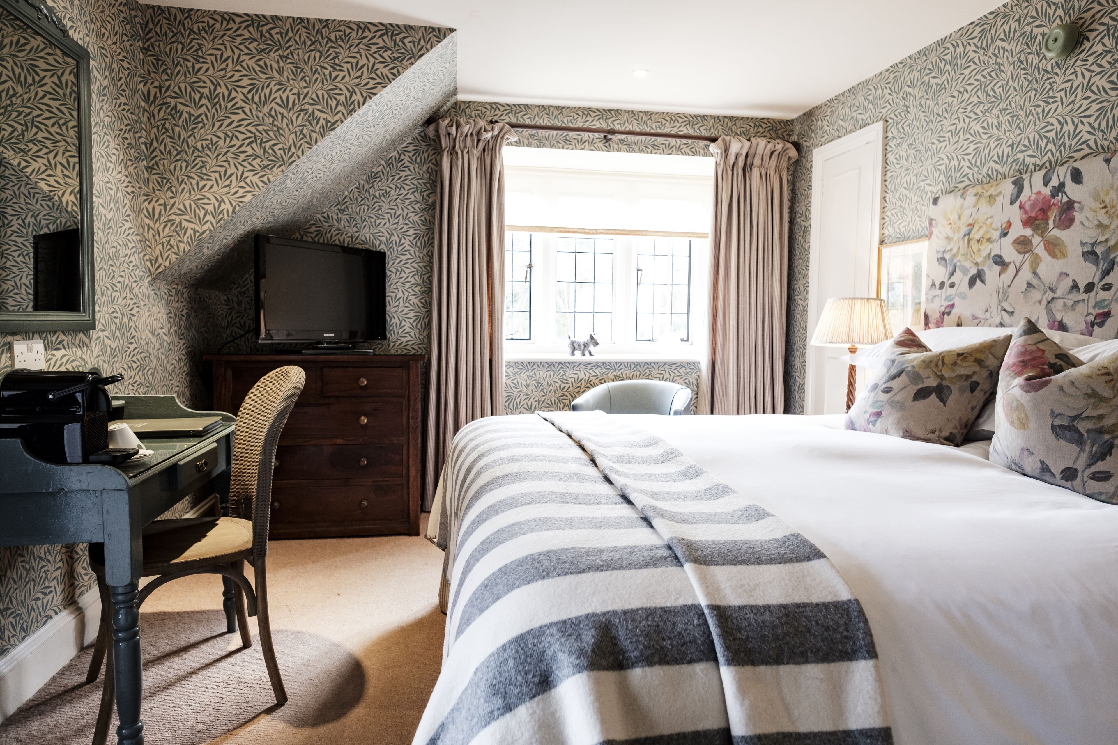 superior double room, 1 king bed, terrace, garden view | premium bedding, in-room safe, individually decorated