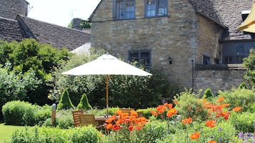 Se sirven desayunos, comidas y cenas