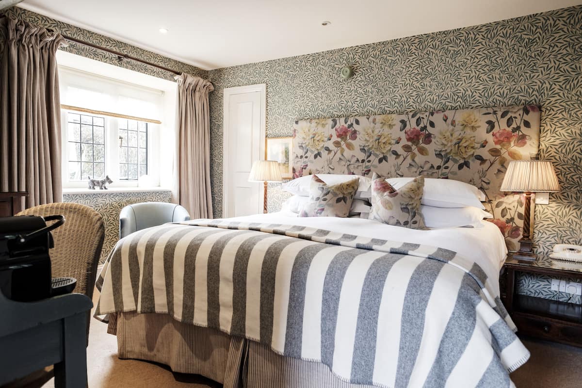 Rosie Room with Garden | Premium bedding, in-room safe, individually decorated