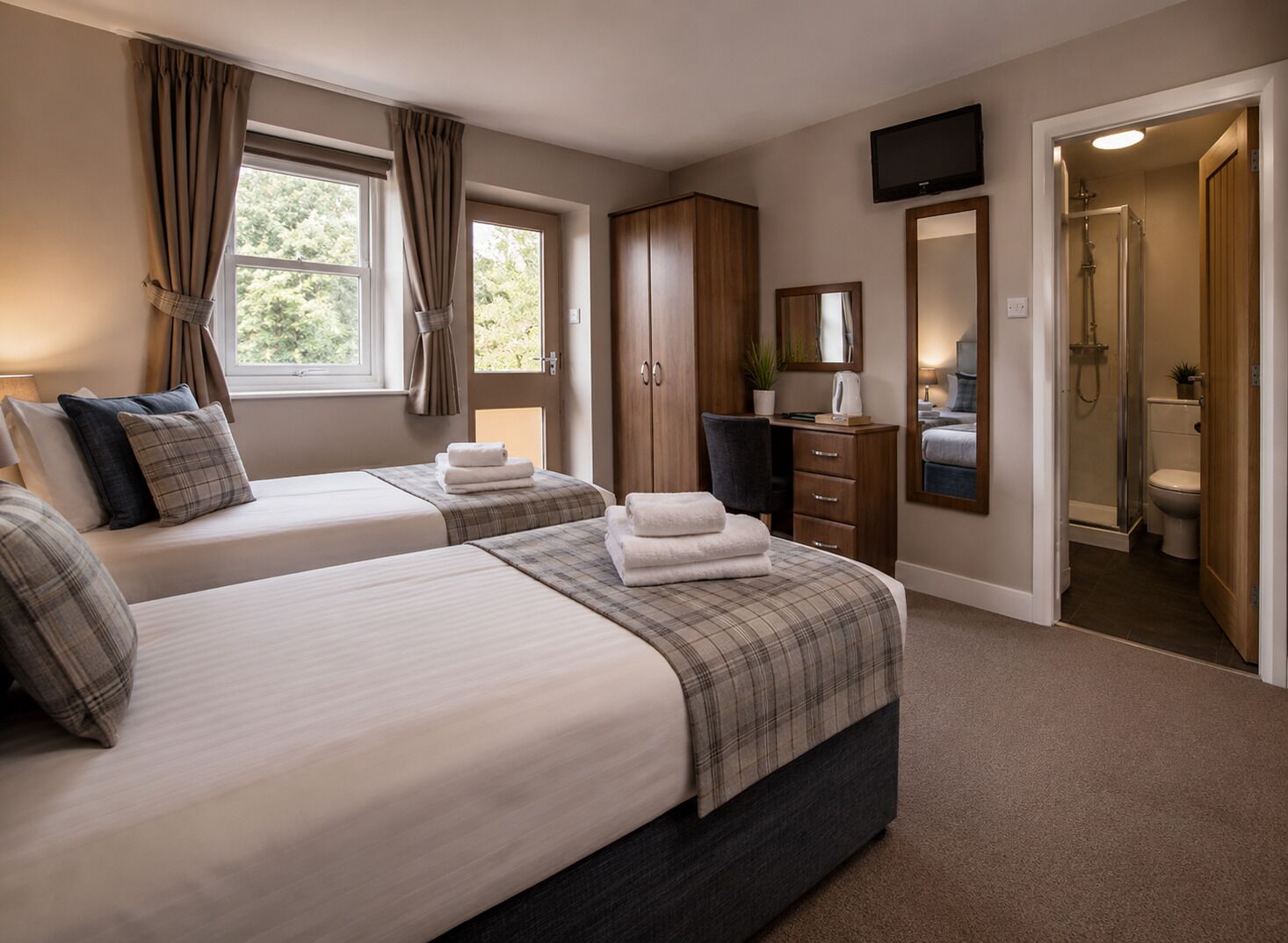 Zweibettzimmer, eingeschränkter Meerblick (In Uig Lodge) | Kostenloses WLAN, Bettwäsche