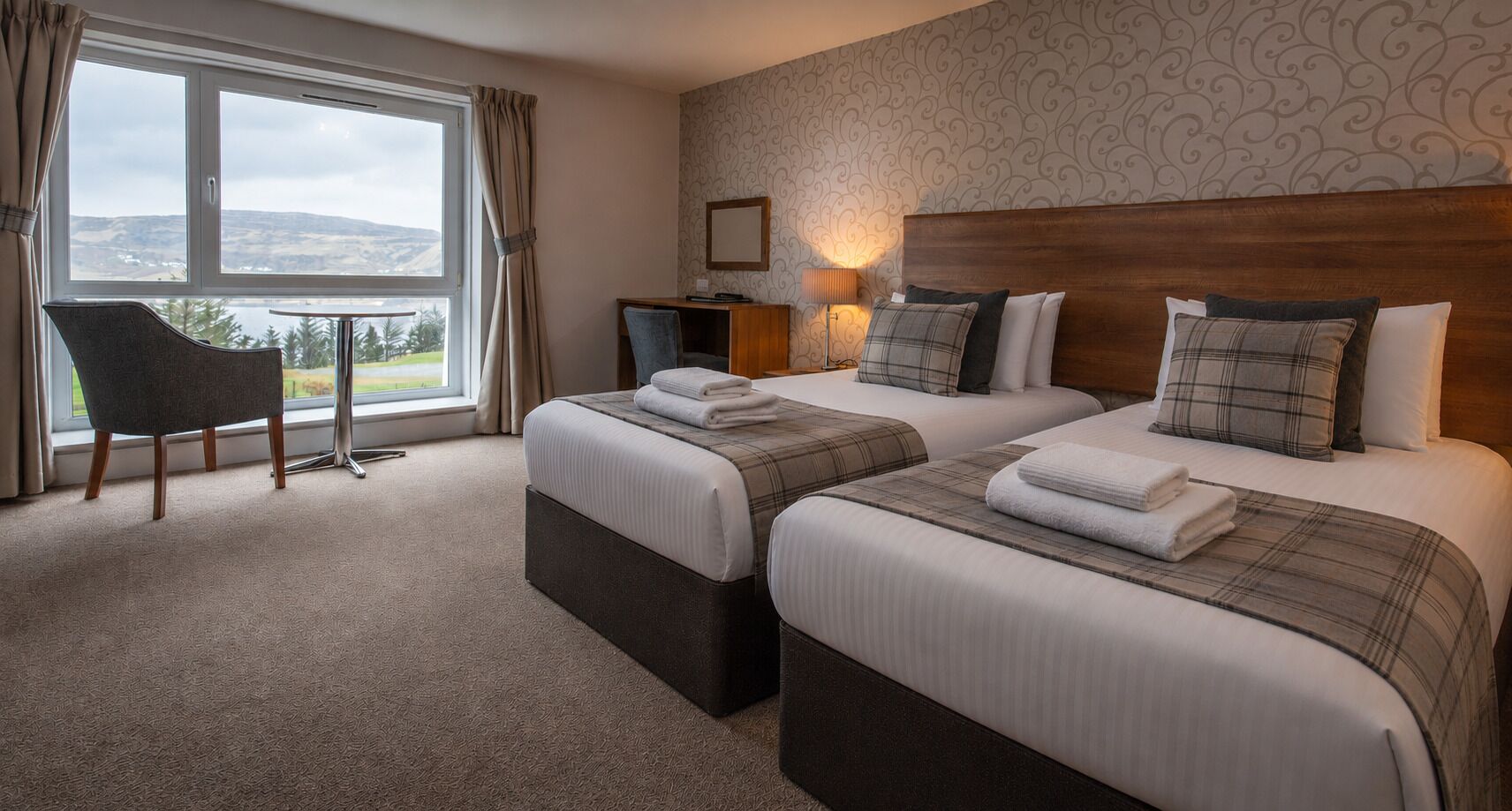 Zweibettzimmer, 2 Einzelbetten, Buchtblick (In Uig Lodge) | Kostenloses WLAN, Bettwäsche