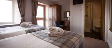 Suite familiare, 2 camere da letto, vista mare parziale (In Uig Lodge) | Wi-Fi gratuito, lenzuola