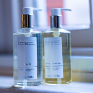 免費梳洗用品、風筒、提供毛巾